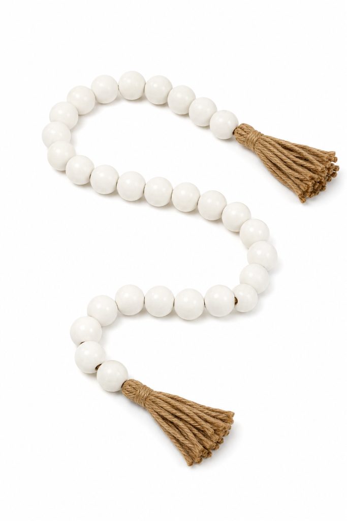 Collar de cuentas blancas