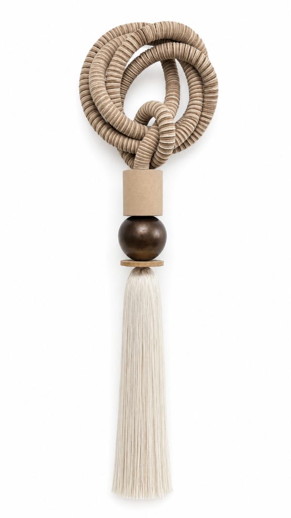 Collar Decorativo Anudado